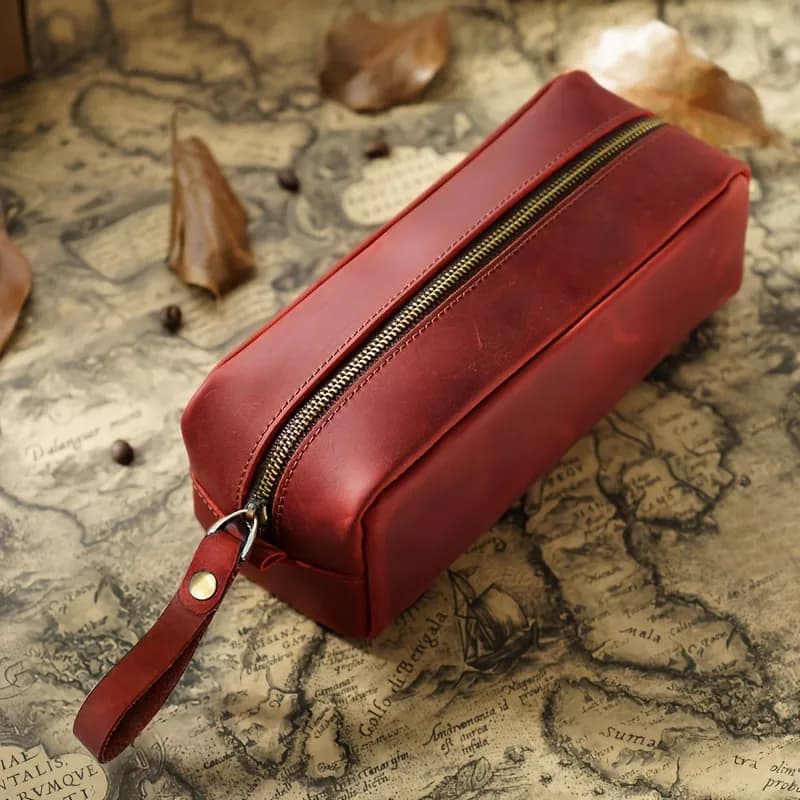 Style Q1004 leather multipurpose pen case feature overview with color examples; pens shown are not included